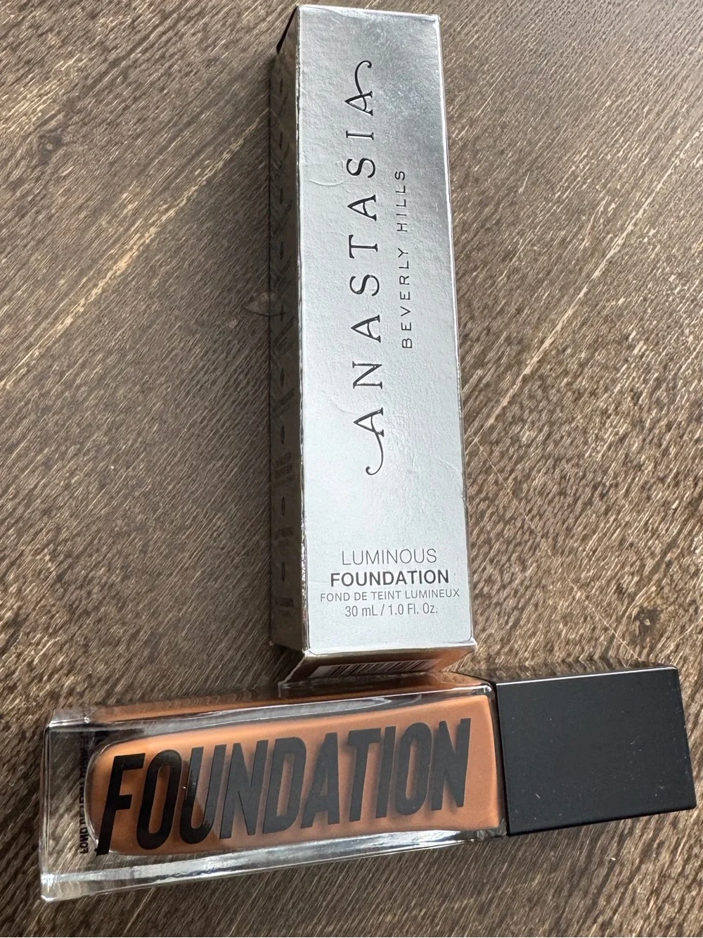 NIB Anastasia Luminous Foundation 500C